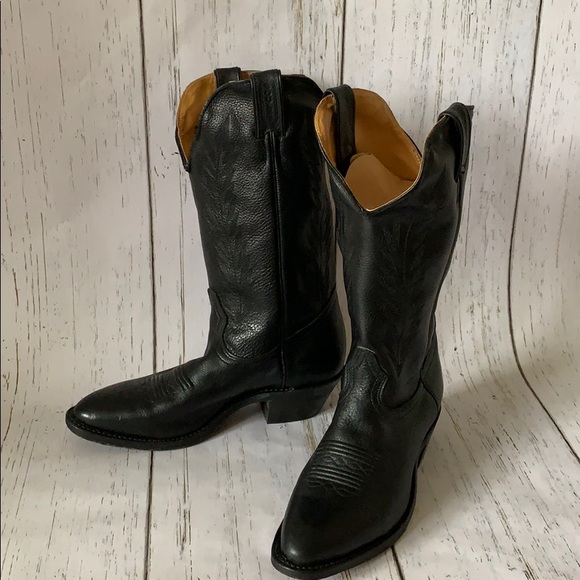 classic cowgirl boots